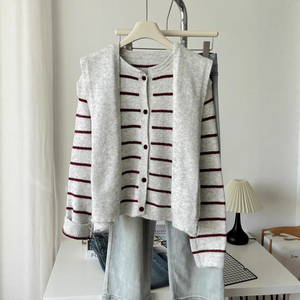 带披肩开衫毛衣外套女2025冬季新款软糯圆领条纹针织衫两件套6450