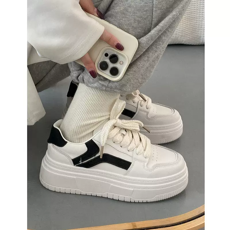女王范厚底小白鞋女2022新款秋冬复古韩系潮酷板鞋学生运动鞋子