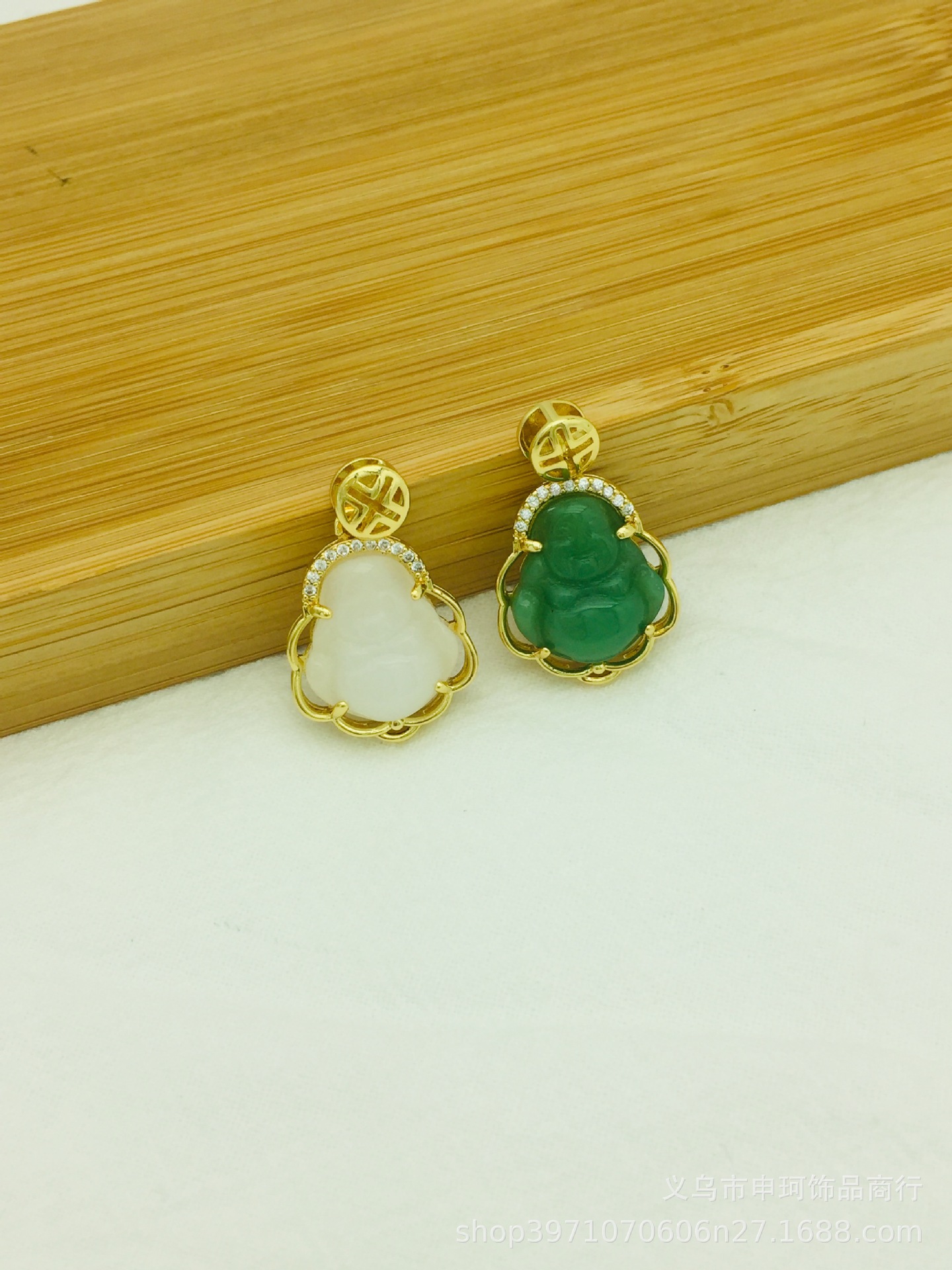 Copper pendant white jade
