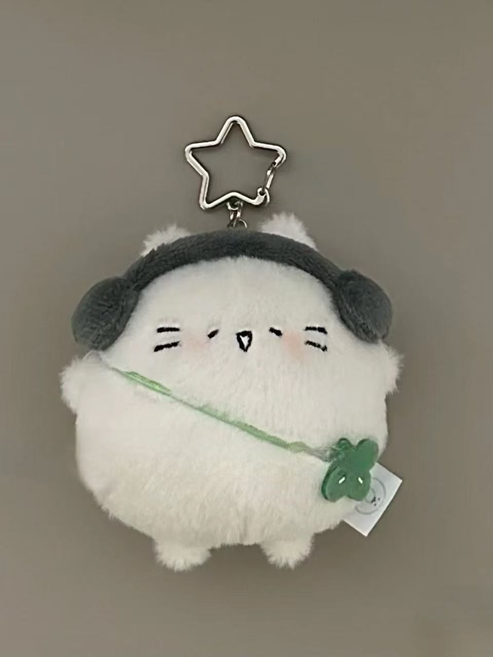 Cute regordete gatito huevo trébol de cuatro hojas gatito muñeco de felpa colgante super bolso lindo libro colgante llavero colgante