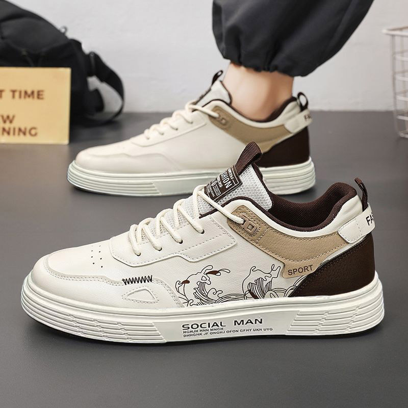 Zapatos de hombre 2024 nuevos zapatos blancos de verano de moda coreana zapatos de skate juveniles zapatos deportivos casuales de moda hombres