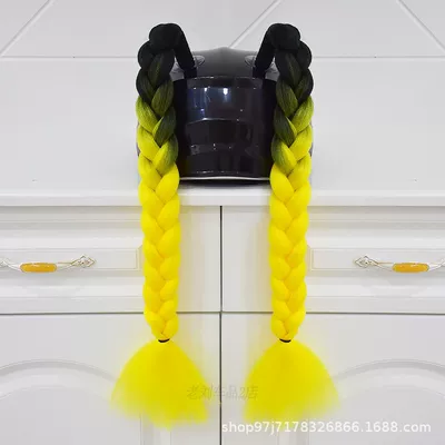 Motosiklet dəbilqələri, Helmet with Dreadlocks - a-pair-of-black-and-yellow-braids