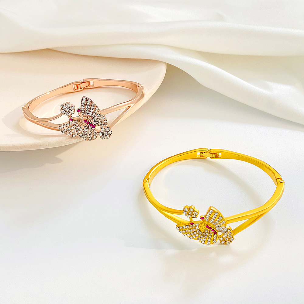 Retro Butterfly Alloy Inlay Rhinestones Bangle