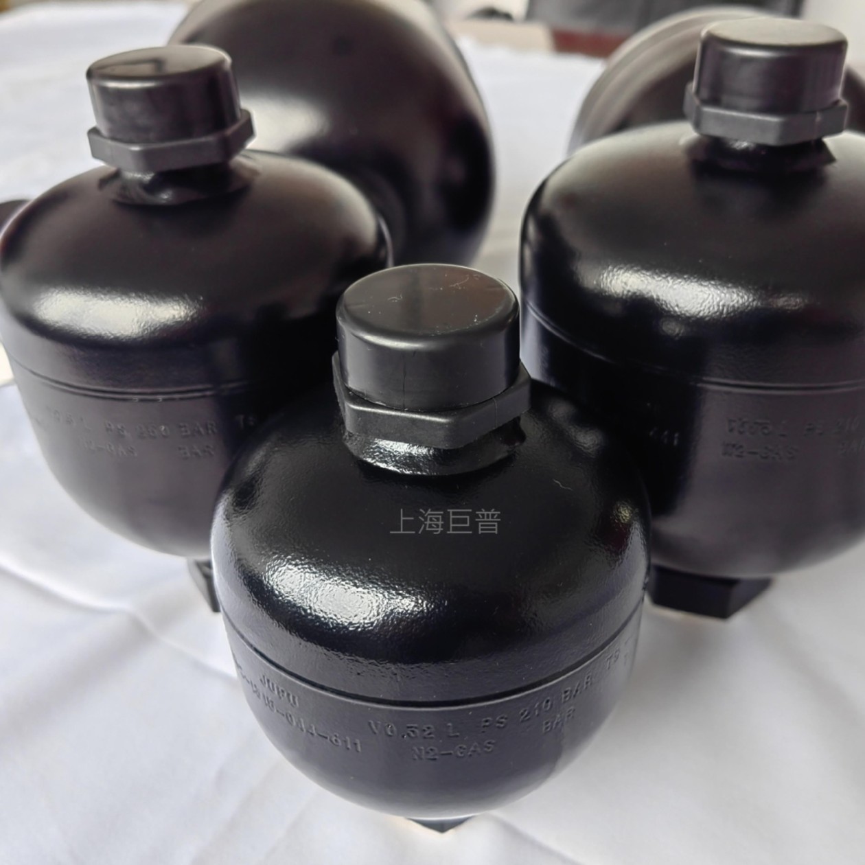 蓄能器，0.75升蓄能器，0.75L蓄能器，工程机械蓄能器，上海巨普