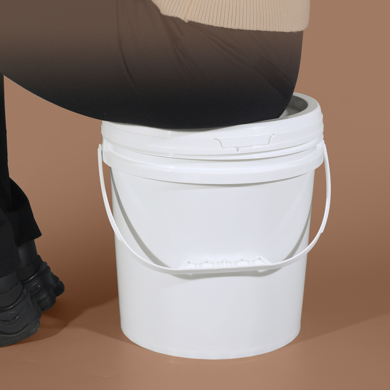 Food grade plastic bucket round bucket with lid sealed bucket paint bucket empty bucket small white bucket 52025L liter kg kg