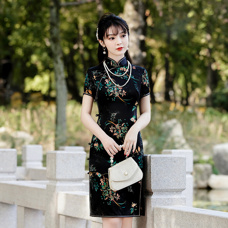 2025年新款真丝旗袍桑蚕丝复古夏季短款女改良日常年轻款高端气质