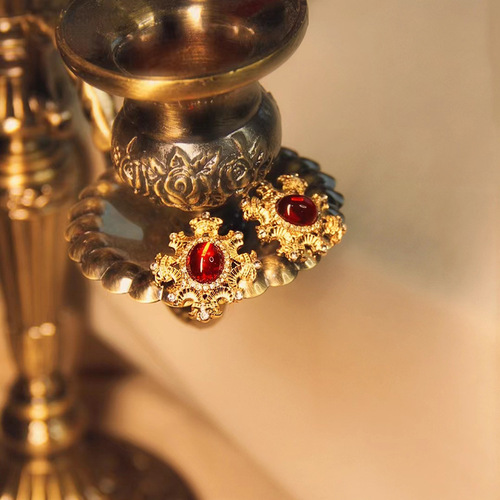 Retro Court Lightweight Luxury Red Resin Earrings, Exports, Gold-Plated Genuine Gold Vintage Flower Ruby Stud Earrings, Earing Accessories
