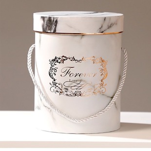 in stock Hug Bucket Flower Box Portable Round Flower Box Dried Flower Gift Box Bucket Hand Gift Box