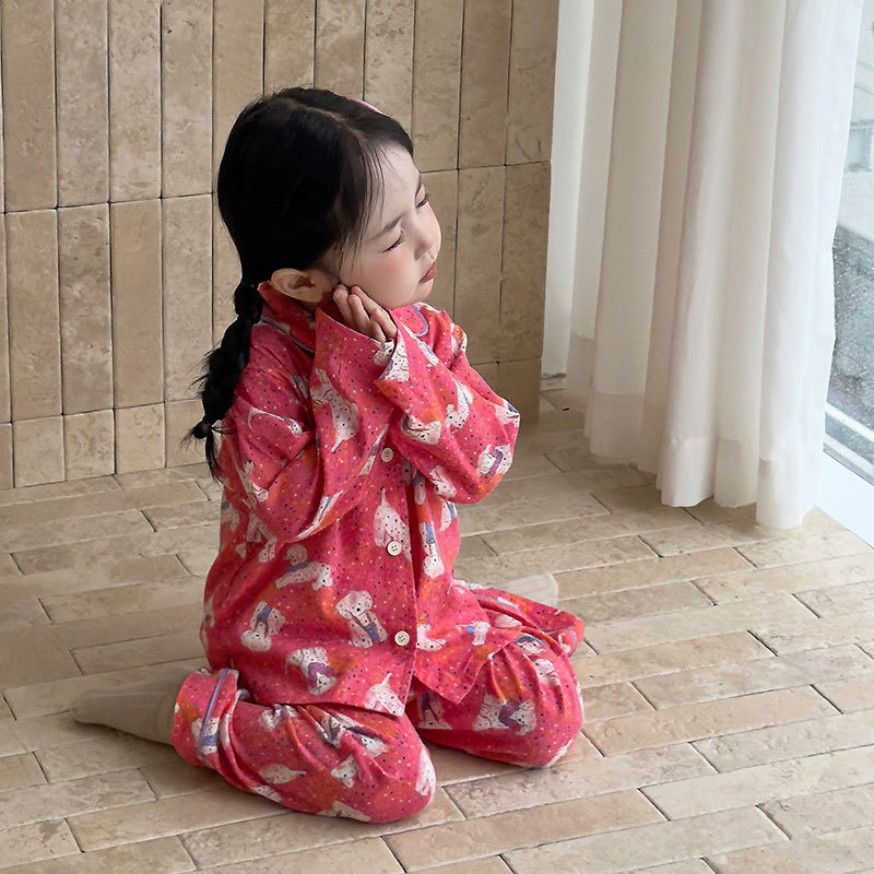 Con chó nhỏ màu trắng trên nền đỏ / 90cm (chiều cao khuyến nghị khoảng 90)