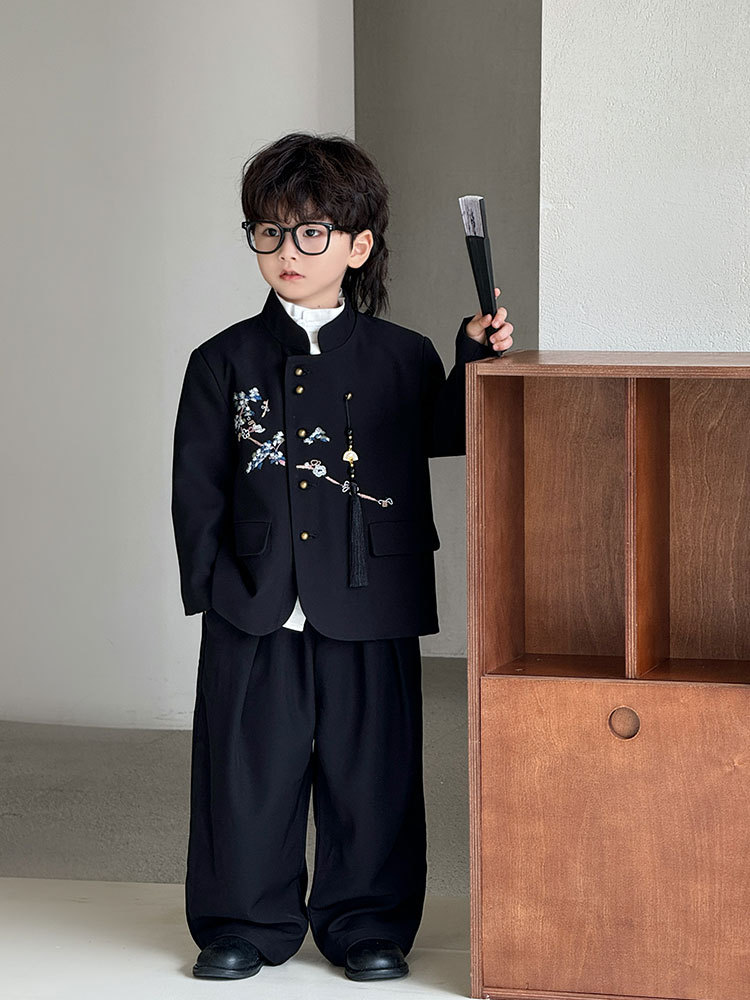 Топ сливового цвета + черные брюки 918