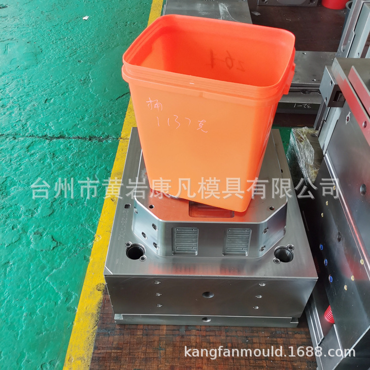 大型塑料桶模具制造，塑胶桶模具一般用什么钢材比较合适