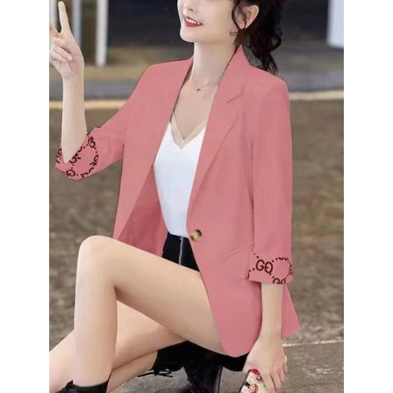 Small Suit Jacket Women's Spring and Summer 2023 New Western Style Slimming Fashionable Popular One Button Internet Celebrated Suit Top