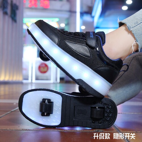 Cross-border supply Amazon web breathable runaway shoes with dual wheels for men, women, and children, wheel shoes with light-up lights, manufacturer's dropshipping