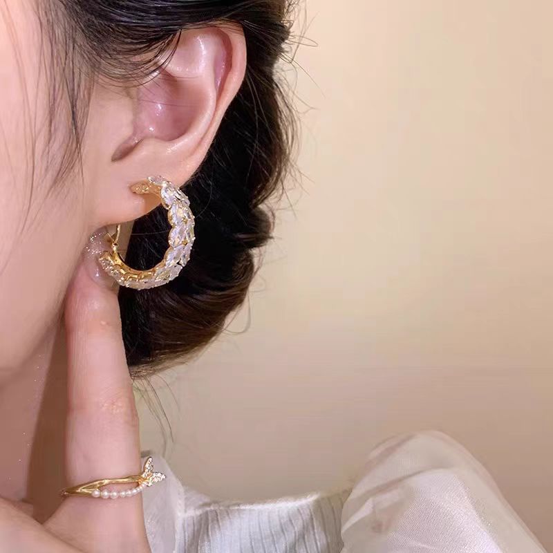 Orecchini a lobo in zircone a forma di spiga eleganti donna_voghion.com