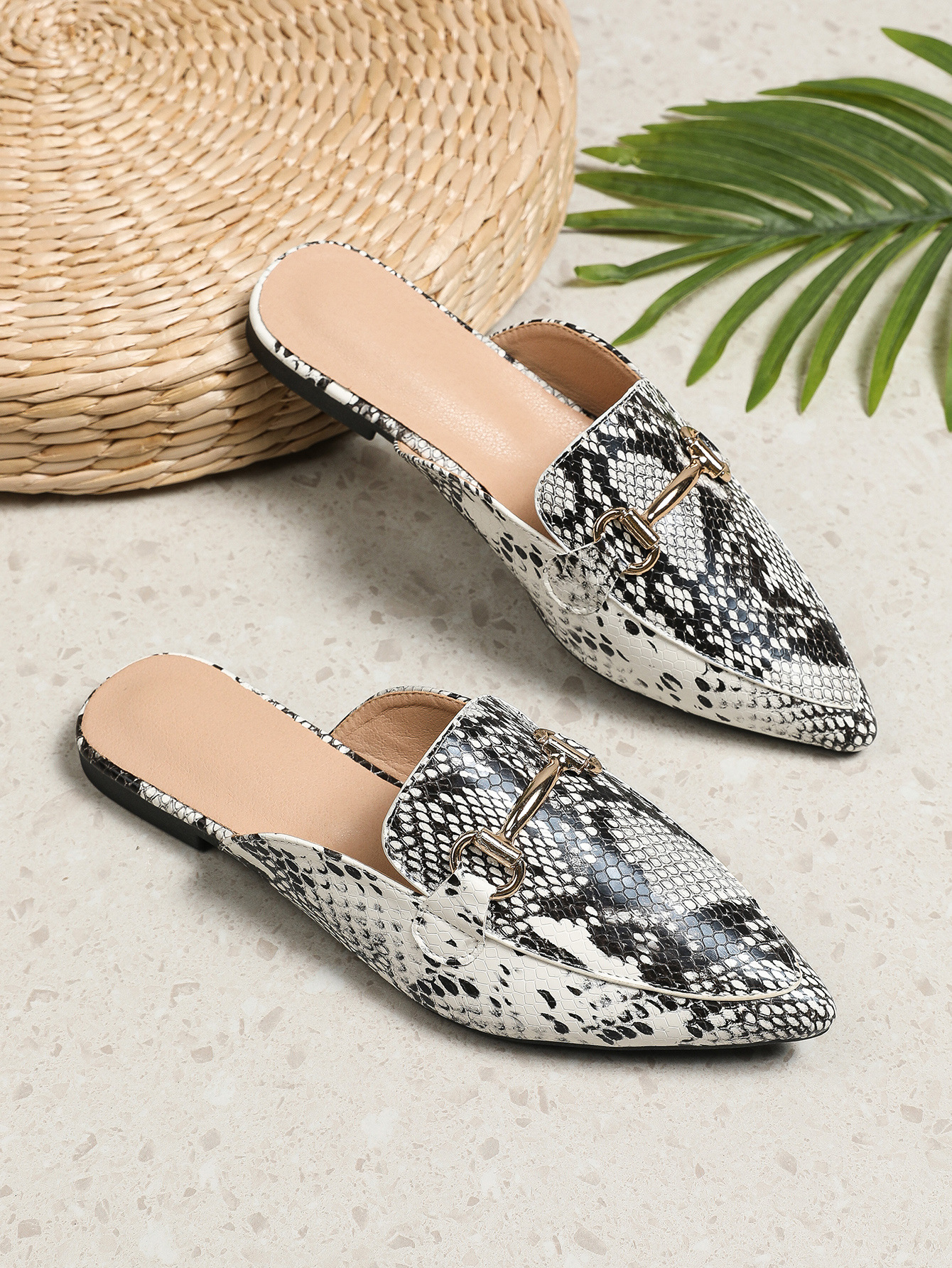 Neue lässige Schlangenmuster-Mode-Einzelschuhe, vielseitig, spitze Zehen, flacher Boden, faule halbe Drag-Außenhandel_voghion.com