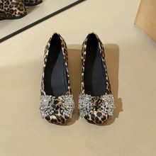 838-H159 French leopard print square toe shallow mouth, one foot kick, rhinestone big bow, comfortable inner height increase, mid length single shoe