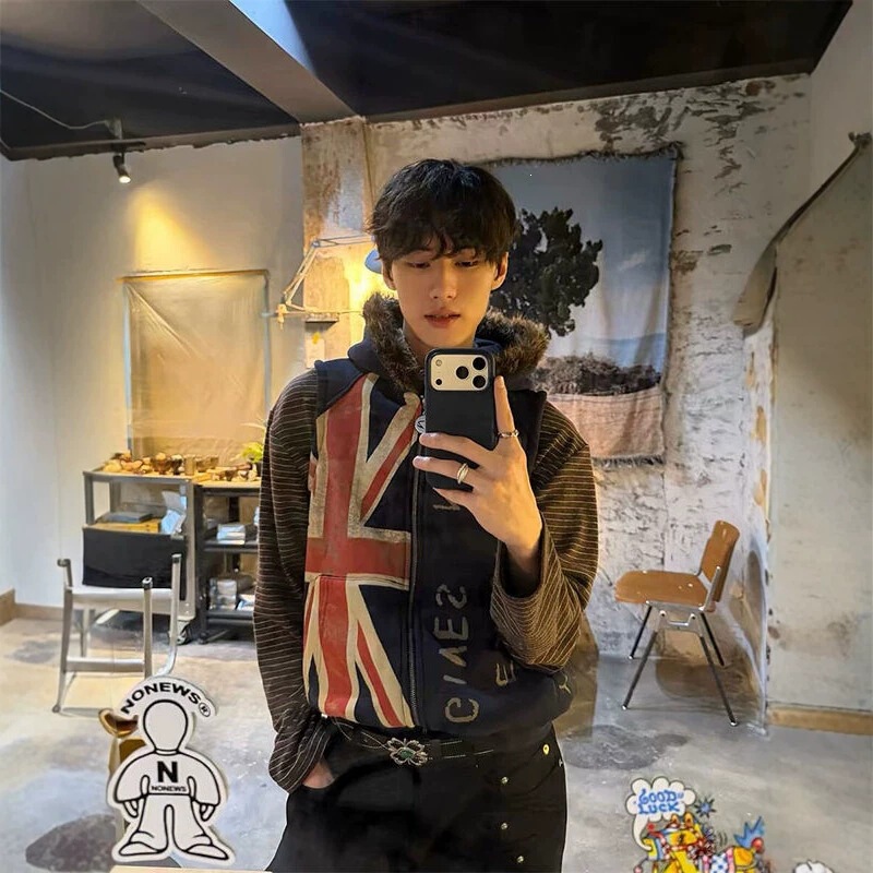 American-style street hooded vest for men and women, vintage printed cardigan jacket for spring and autumn, subculture sleeveless top American-style street hooded vest for men and women, vintage printed cardigan jacket for spring and autumn, subculture sleeveless top