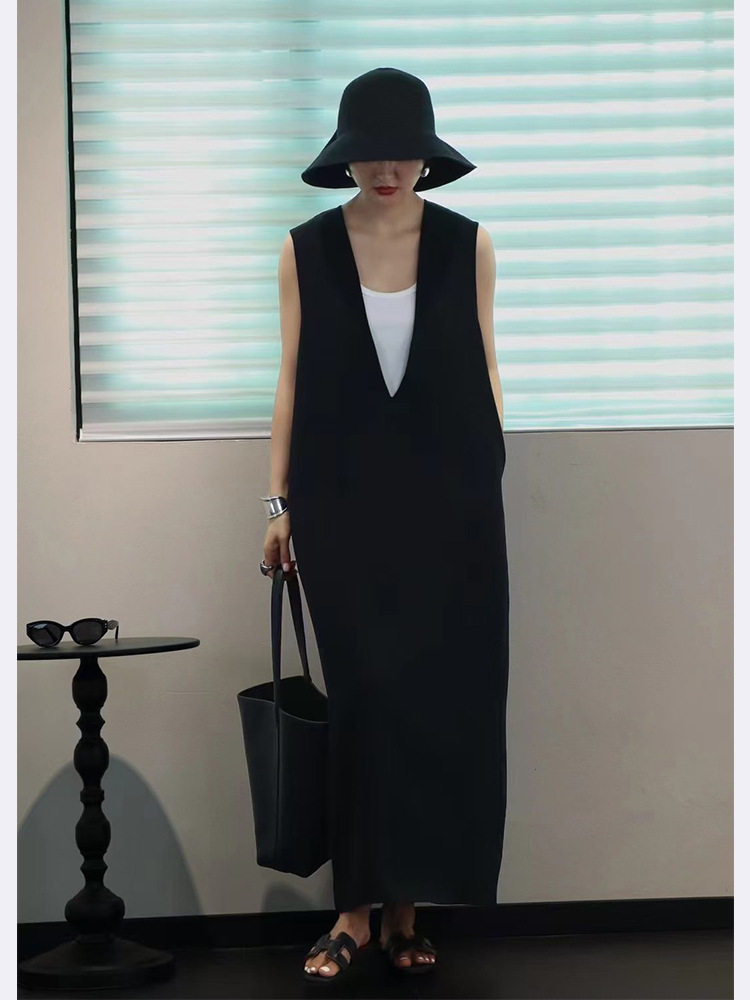 Váy liền vest không tay dáng suông midi màu đen cao cấp — màu đen, chi tiết 6