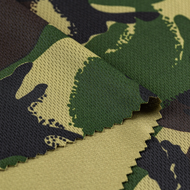 厂家直销涤纶针织水印英军丛林印花鸟眼网布现货不褪色批发