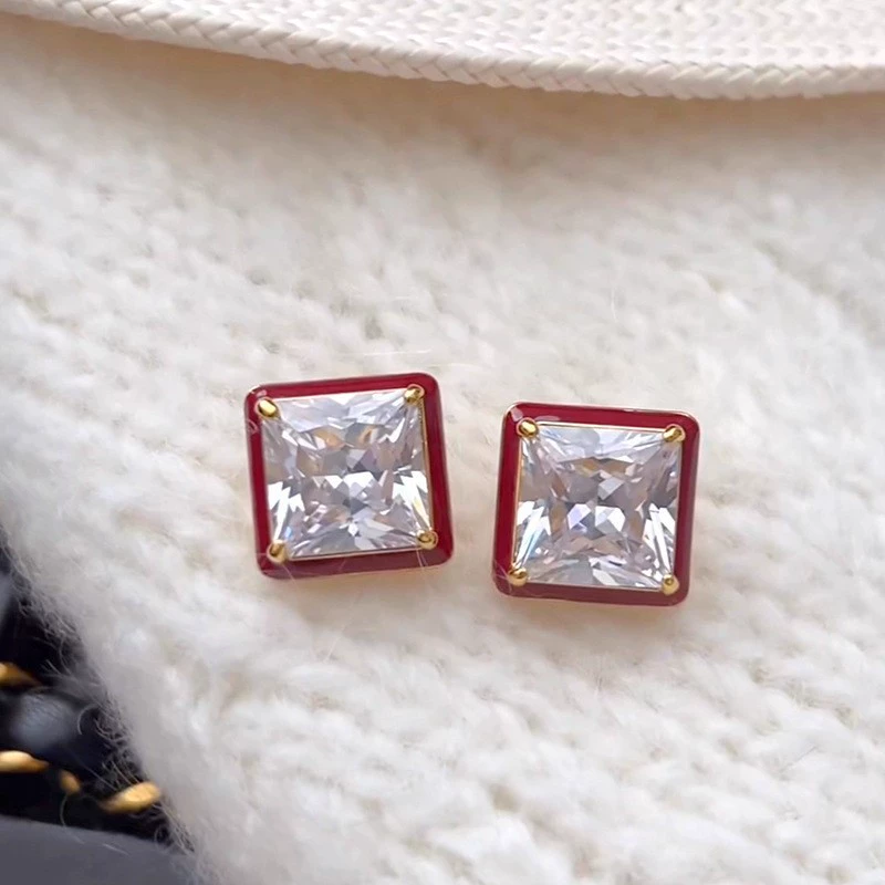 Демисезонные красные модные серьги, стиль light-luxury, assorted designs, лёгкая 3×3 см