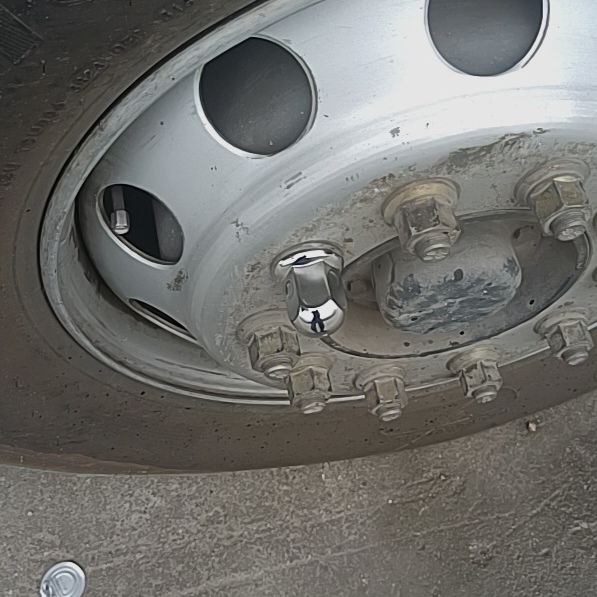 Metal material heavy-duty truck universal tire nut cover, wheel hub screw cap protective cover, decorative dust cap