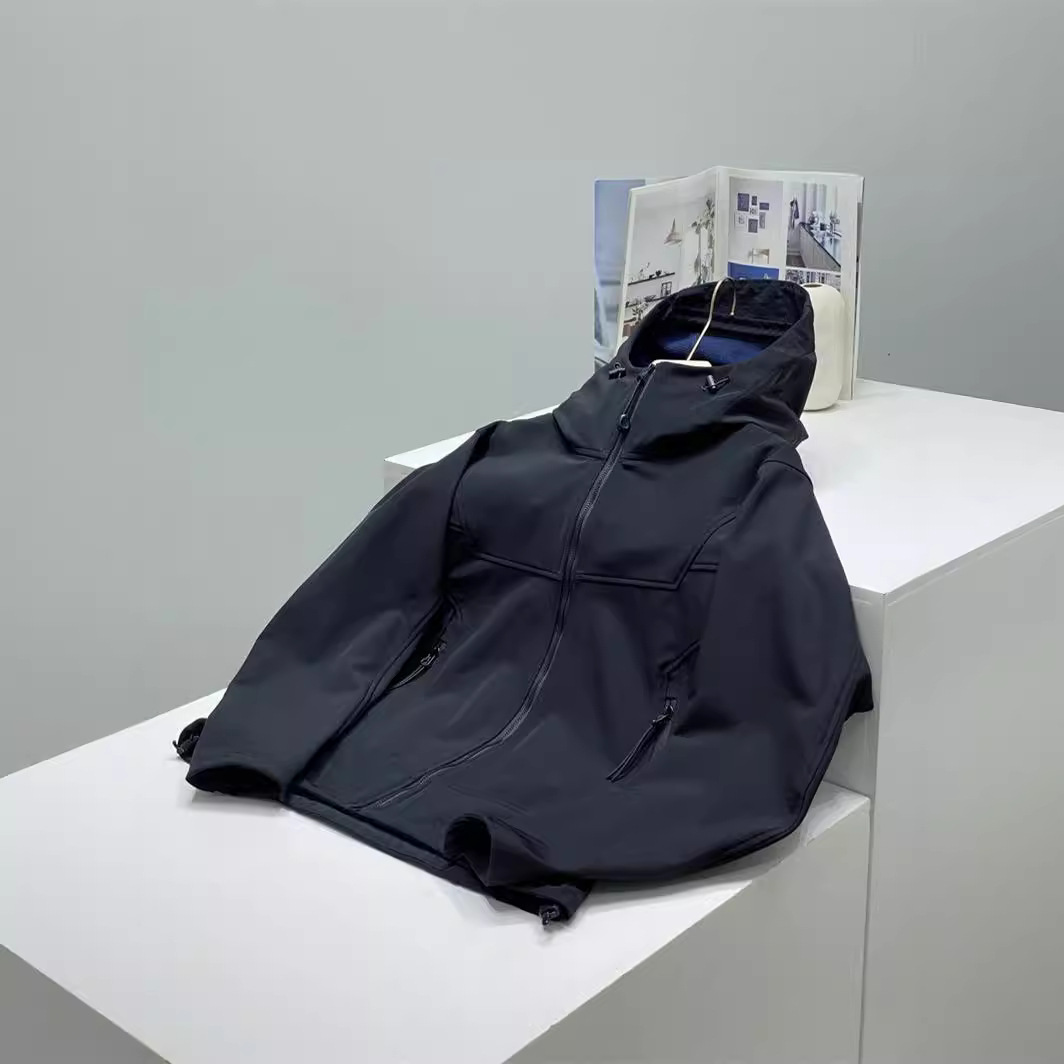 Men's Clothing outdoor sports windproof and waterproof soft shell functional assault jacket men's spring and autumn mountaineering jacket hoodie_voghion.com