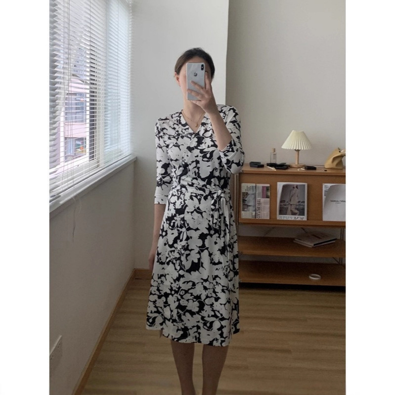 Autumn Style Dress with an Elegant Aura, Perfect for Vacation and Beach, One-Piece Wrap-Around Design, Black and White Print, Three-Quarter Sleeves