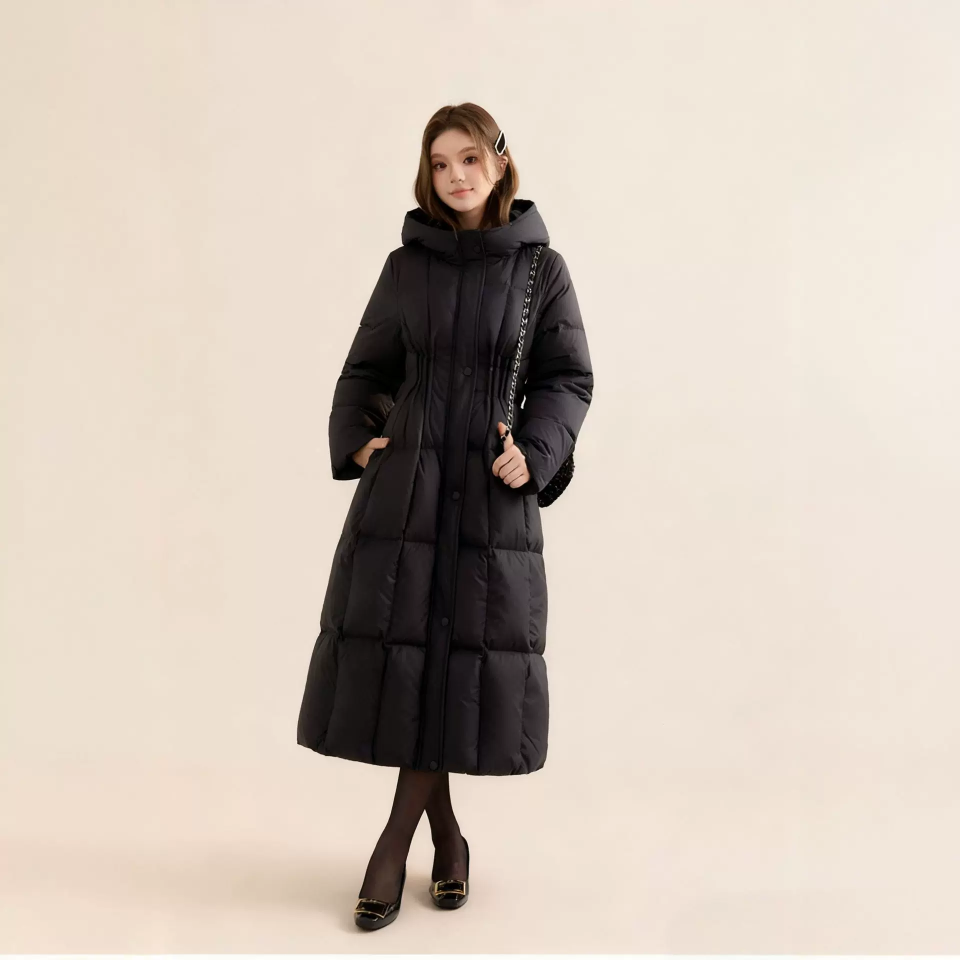 52116冬季2025新款修身收腰长款连帽大码羽绒服女黑色过膝鸭绒外