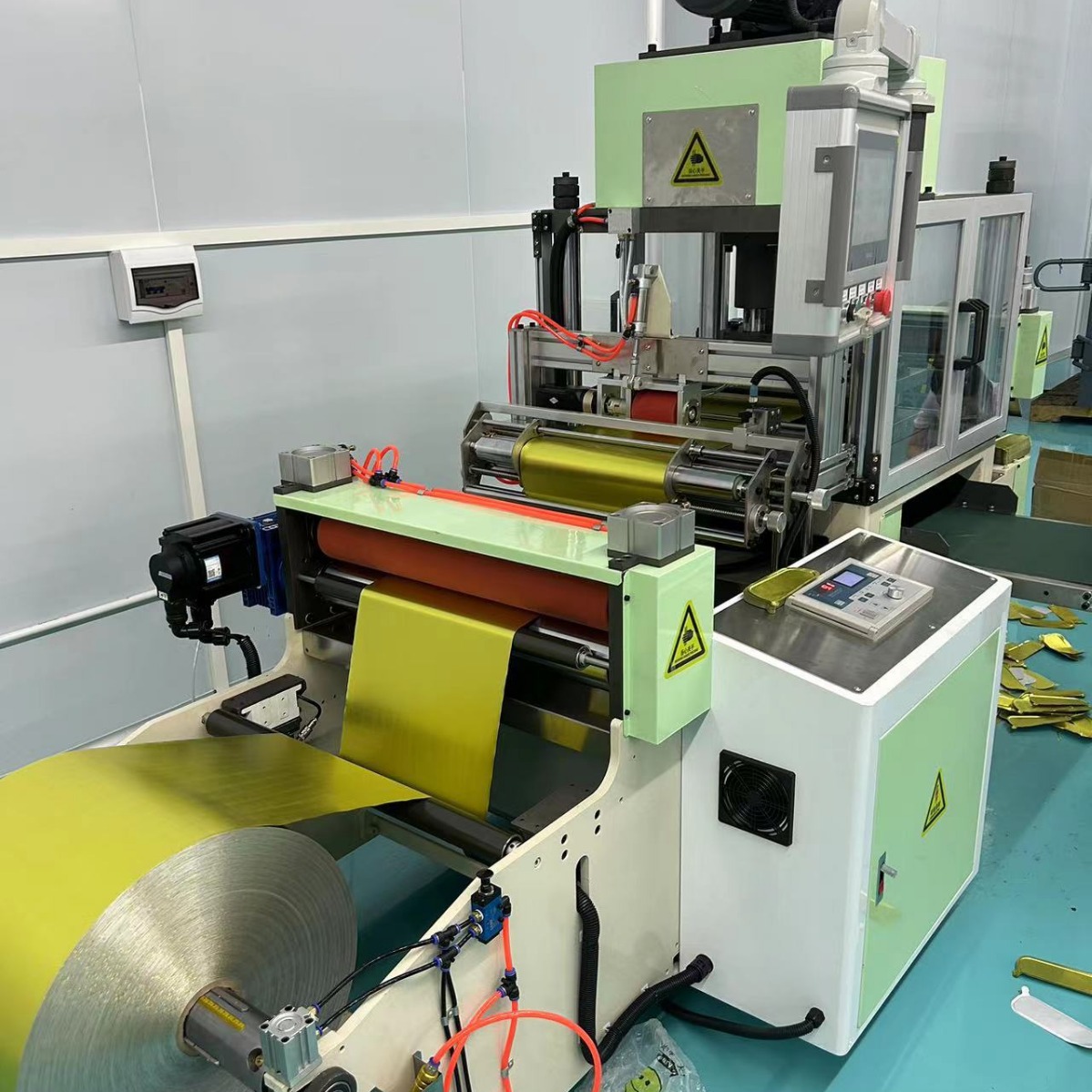 铝箔餐盒生产线高速全自动 铝箔餐盒模具  铝箔送料机 铝箔堆垛机