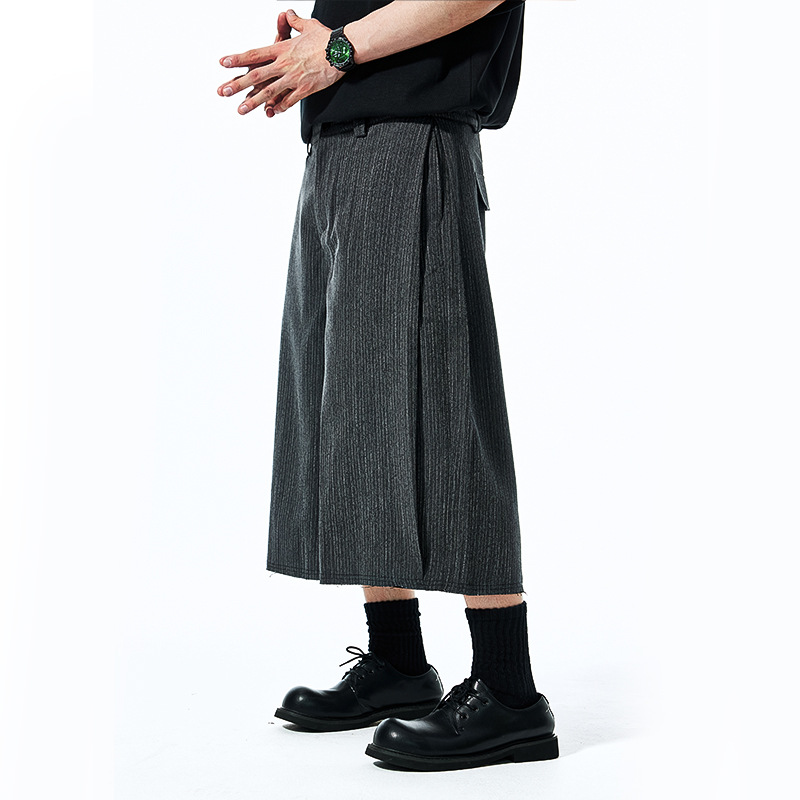 Jie Zhan Men's Clothing | Seven-Point Curved Hem Suit Shorts 26 Spring/Summer New Cleanfit Textured Floral Yarn Pattern with Raw Edges.