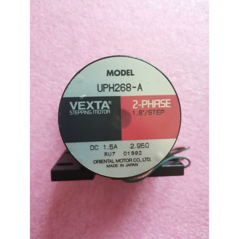A026* разборка шагового двигателя VEXTA Oriental UPH268-A кронштейн PAL2P-2 50 юаней сейчас