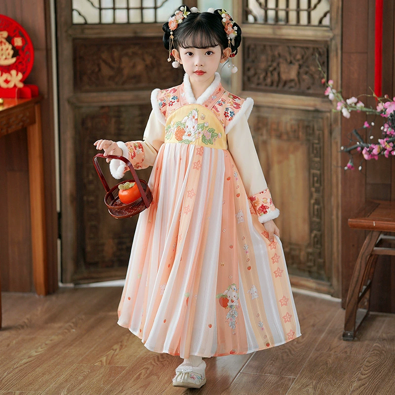 Зимний наряд ханьфу для девочек. Утолщенная детская новогодняя одежда. Новый китайский стиль. Осенне-зимний новогодний наряд. Красный новогодний наряд.