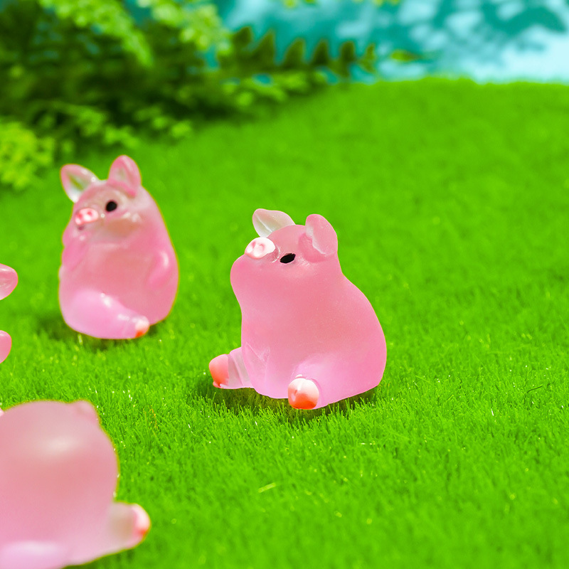 Comercio electrónico accesorios luminosos de bricolaje hechos a mano accesorios de resina pequeños adornos de micro paisajes regalos de papelería cerdito mate luminoso