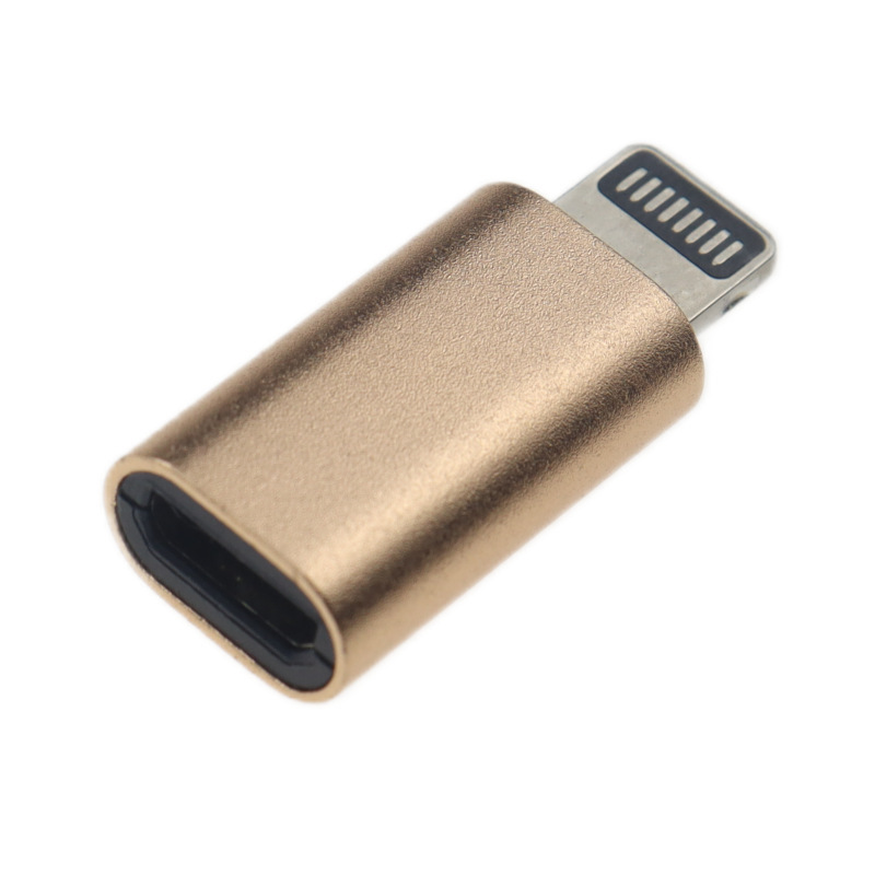 アップルのiphone携帯電話の充電ケーブルのアダプターを適用します。|undefined