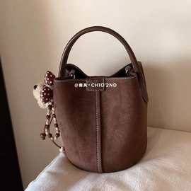 南风Chio2nd 牛纤绒漫野秋声水桶包包女式2025新款手提单肩斜挎包