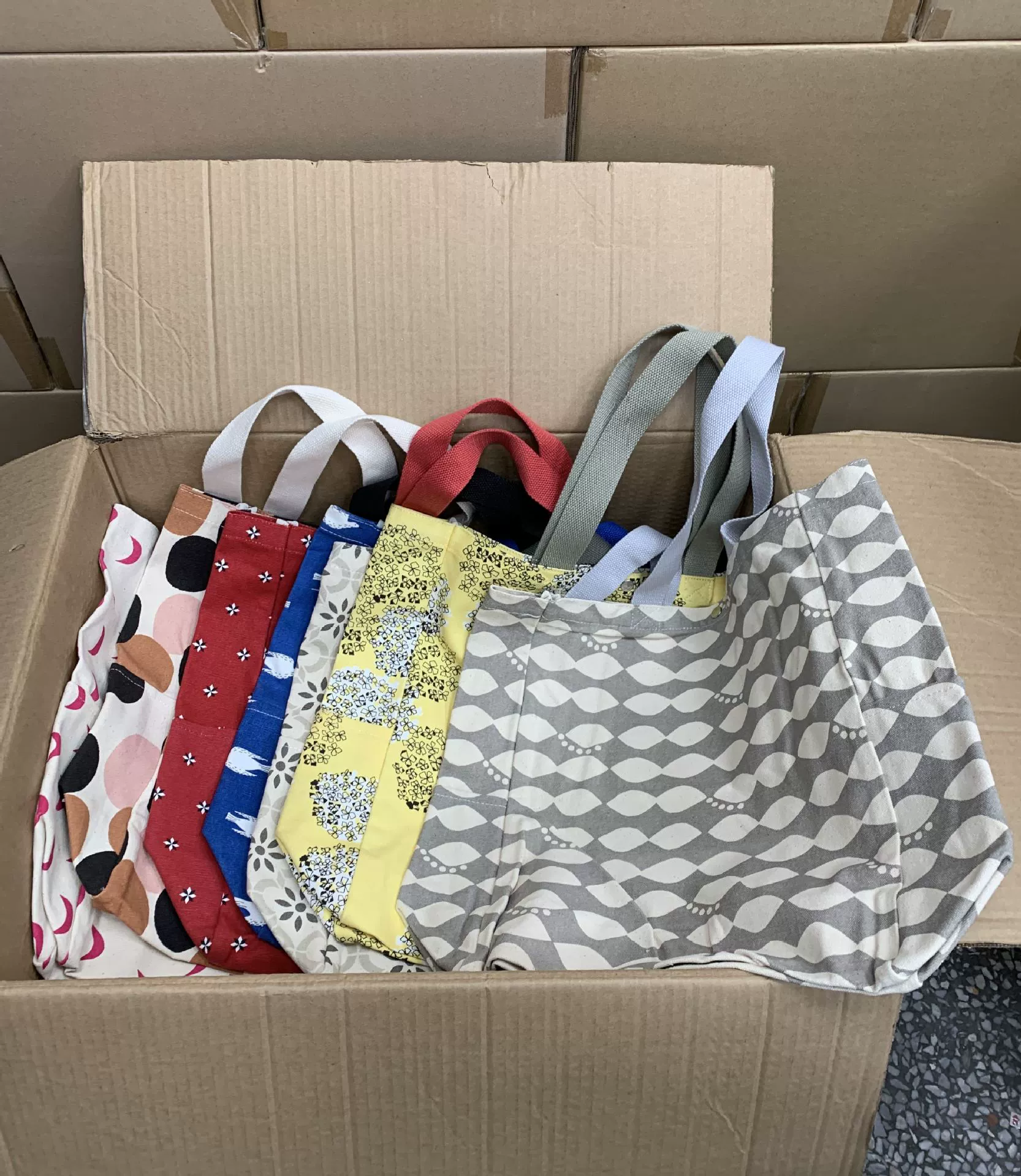 Japanese multicoloured shopping bag, capacious one-shoulder bag