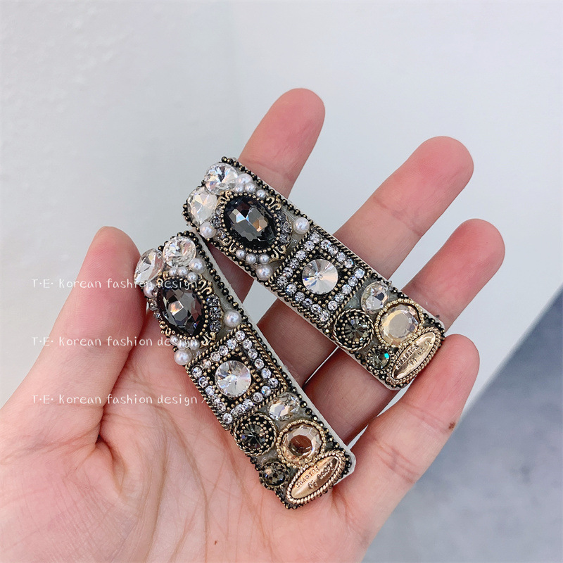 19g Weight Hair Clip Hair Accessories Type Rhinestones Inlay Material 1 Piece Quantity Holiday, Travel, Daily Occasion Metal Material Geometric Pattern Women's Gender Inlay Design Elegant, Streetwear Style Dongdaemun Czech Diamond Barrettes Retro Debutante Style BB Clip Side Bangs Internet Celebrity Hair Clip For Broken Hair Barrettes Hair Accessories For Women 2