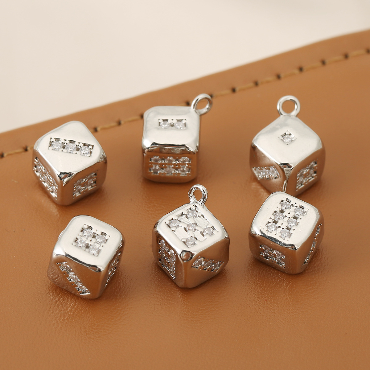 1 Piece Quantity Copper Material 1 Piece Copper Dice Pendant