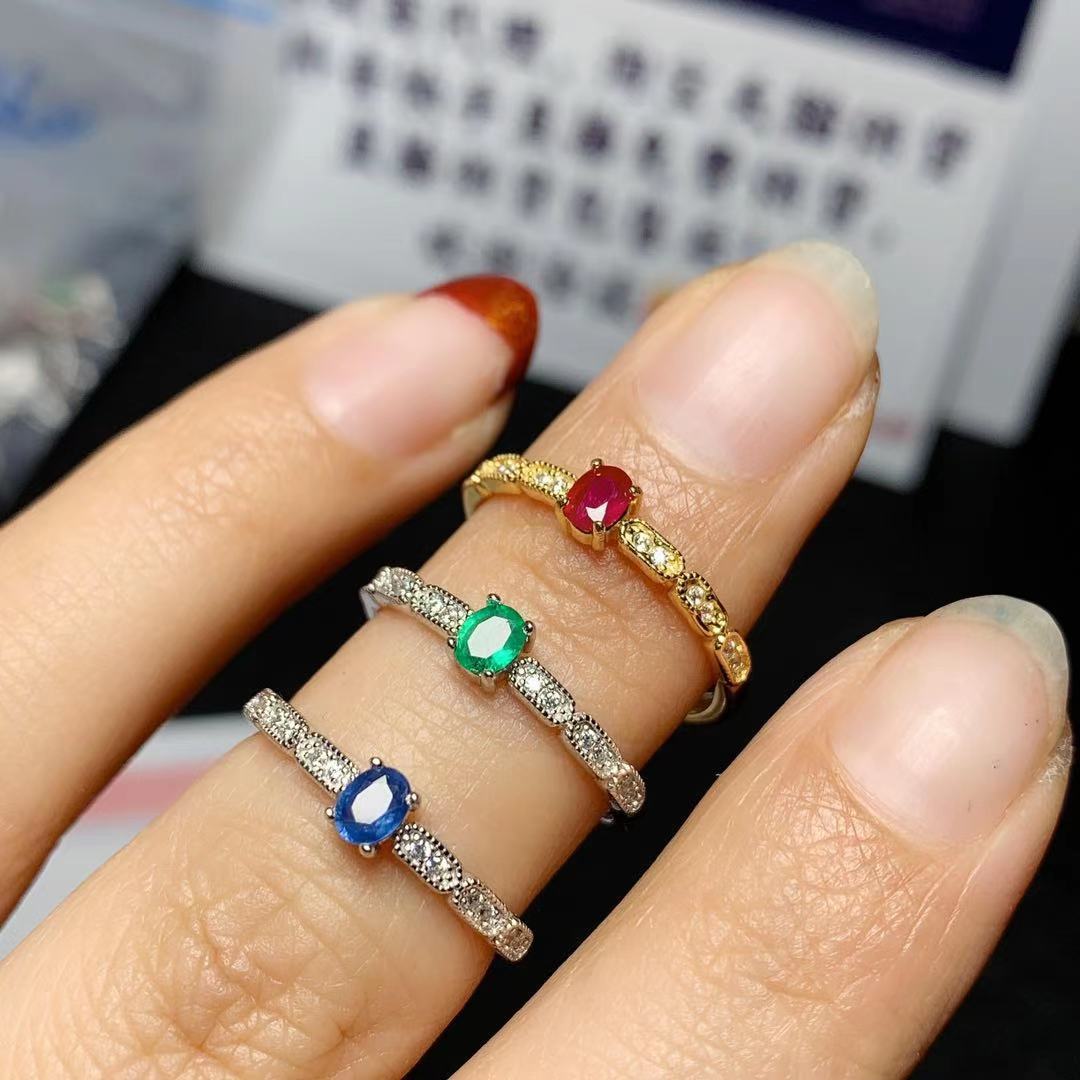 Elegant organic sapphire stone inlay