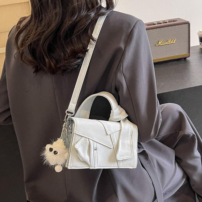 Bolso cuadrado pequeño de mezclilla popular de este año para mujer 2025 nuevo bolso de hombro de mano de color de contraste de todo fósforo bolso de mensajero de sentido avanzado