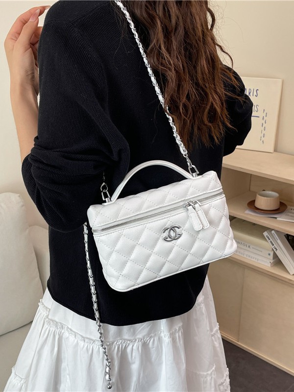 2026 nuevo paquete de teléfono móvil exquisito super caliente bolso de maquillaje de tramo inclinado bolso de cadena de viento de alto nivel
