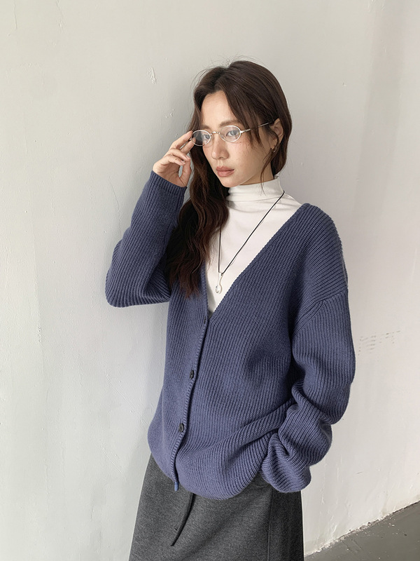 广州十三行2025秋韩风V领落肩宽松亲肤保暖羊羔毛开衫毛衣女03183|undefined