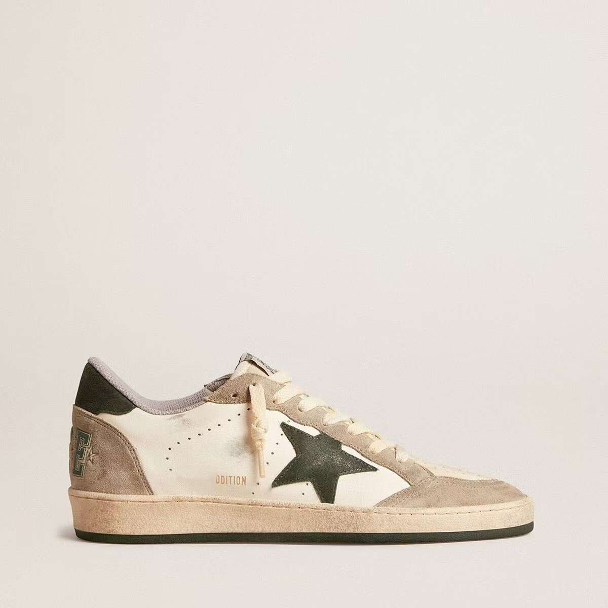 2025 cuero coreano hace viejos zapatos sucios zapatos de estrellas zapatos sucios zapatos casuales de moda universal zapatos de skate pequeños zapatos blancos para hombre