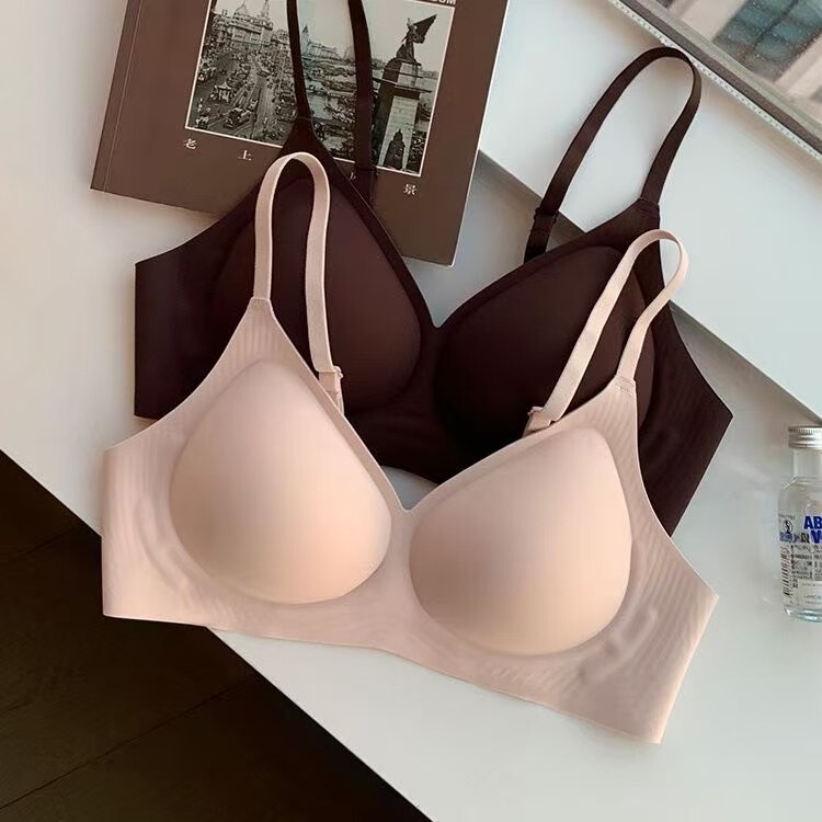 Japanese Seamless Bra for Women with Small Bust, Push-Up Invisible Shaping New Model with Jelly Strips, Lift and Gather Side Breasts, Anti-Sagging Bra
