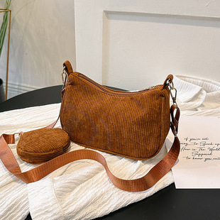 2025�¿��о�qŮʿ�μ���������e��ɫб����r���n��С����Ů