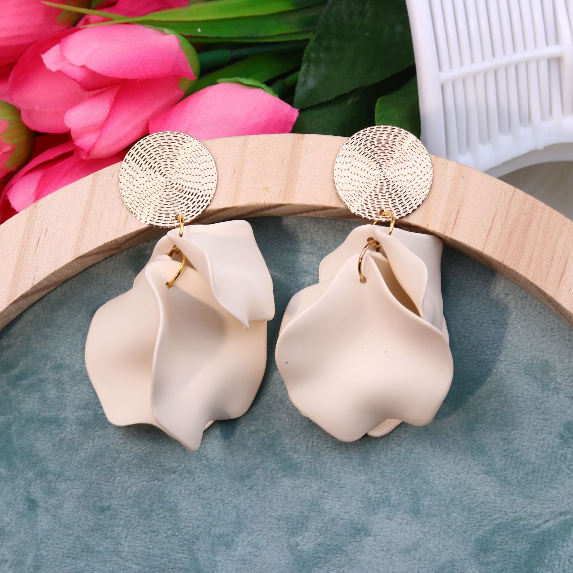 Vacation Irregular Arylic Spray Paint Pleated Women's Drop Earrings display picture 1