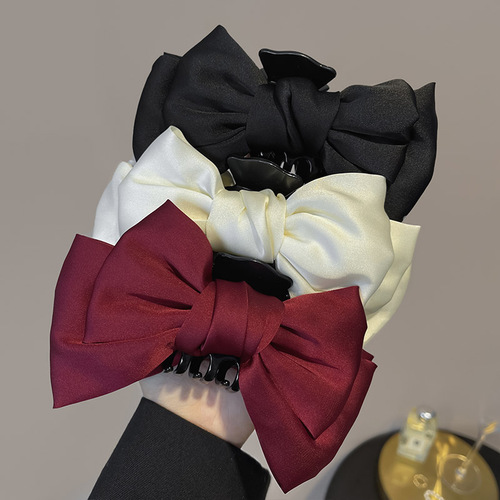Internet celebrity's same style as the fugitive princess, double-sided bow tie clip for women, autumn and winter temperament shark clip, hair clip for the back of the head, headwear