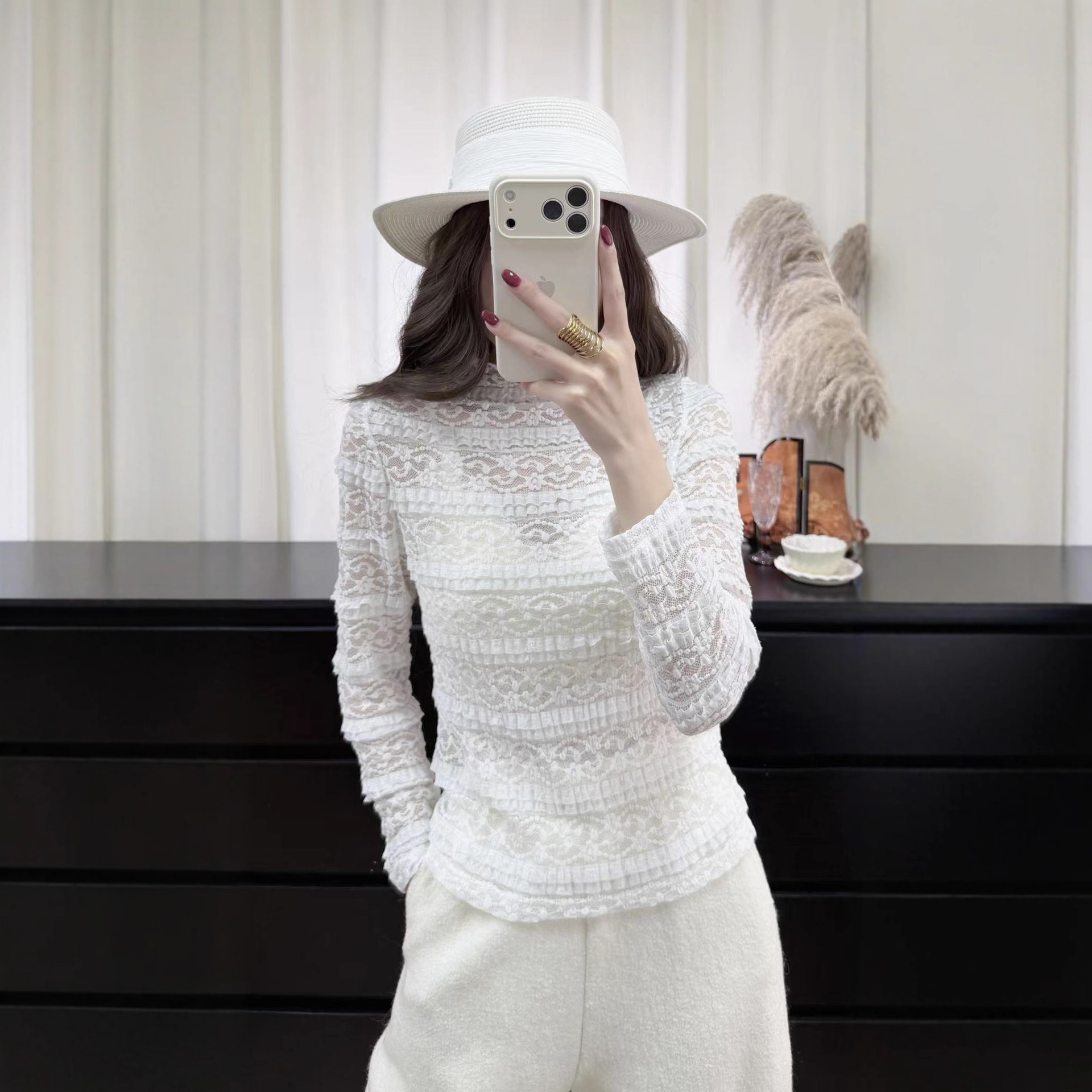 2025秋冬新款半高领蕾丝打底衫女时尚洋气内搭外穿减龄长袖上衣