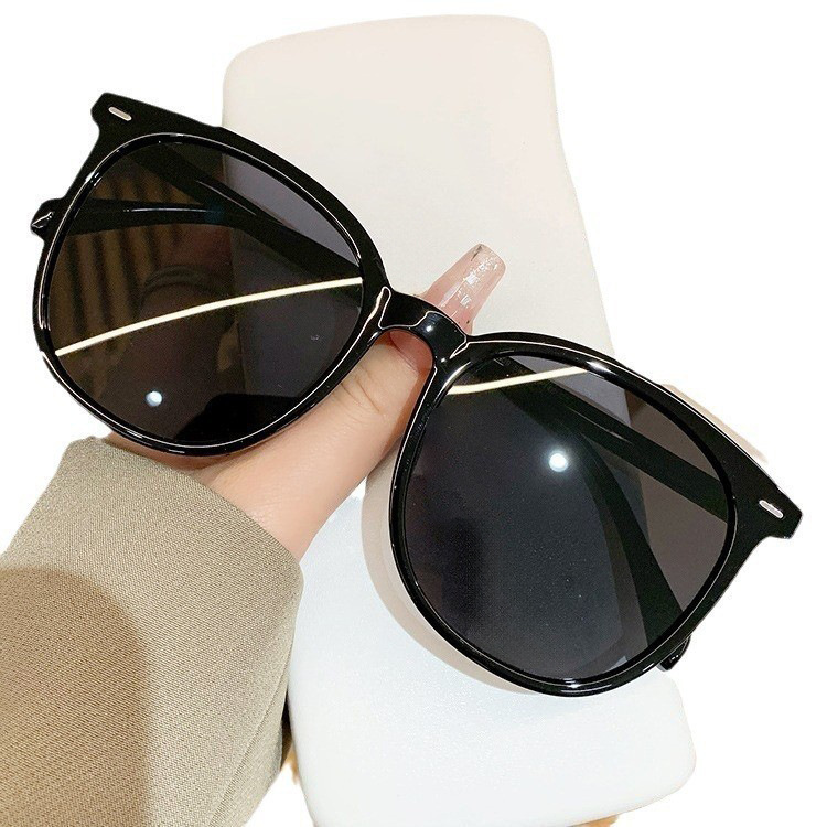 for Women High-End Feel 2025 New Large Sun Round White Frame Sunglasses UV Protection Make Face Look Smaller_voghion.com