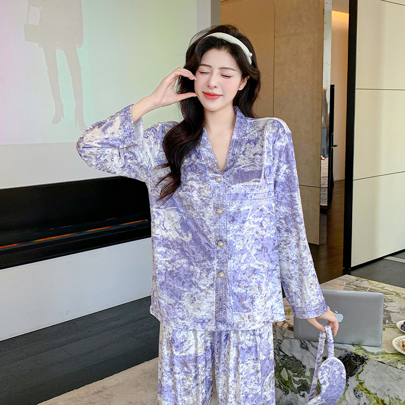 가을과 겨울 여성을위한 골드 다이아몬드 벨벳 잠옷 새로운 긴팔 가디건 고급 수묵화 두꺼운 가정 의류 가을과 겨울 정장